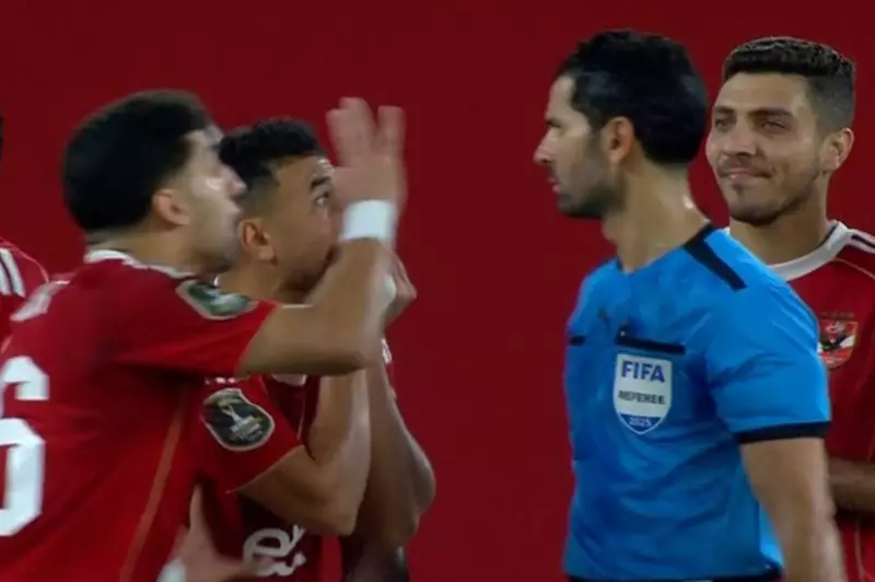 توثيق أحداث اللقاء.. الأهلي يشكو حكمي مباراة الجيش الملكي إلى الاتحاد الإفريقي